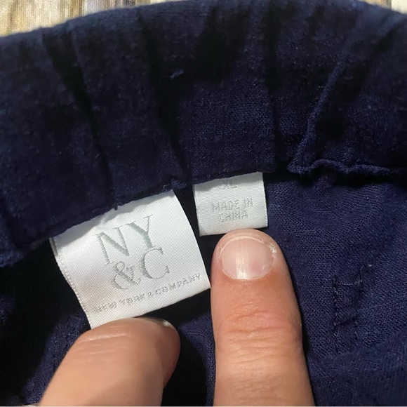 New York & Company Blue Cotton Linen Stretch Waist Cuffed Short - Picture 4 of 5